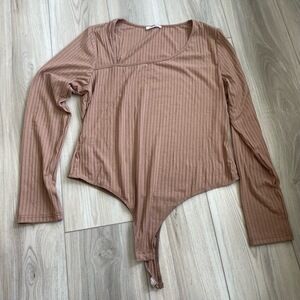 Amazon Womens Tan Ribbed Asymmetrical Neck Long Sleeve Bodysuit‎ Size XL